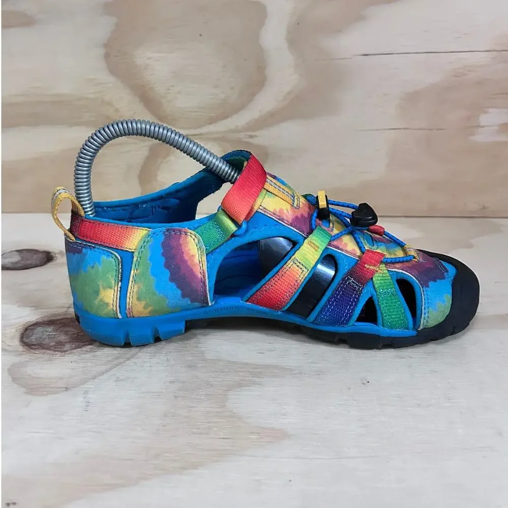 Keen -Seamcamp II CNX Vivid Blue Tie Dye Rainbow -Sandals -Kids Big Unisex - 4